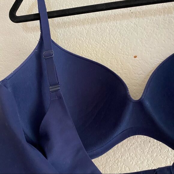 🍄 Victoria’s Secret Navy Blue Bra - Picture 3 of 5